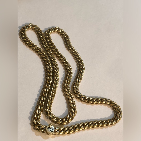 18K Gold Gucci Necklace. - Picture 5 of 8